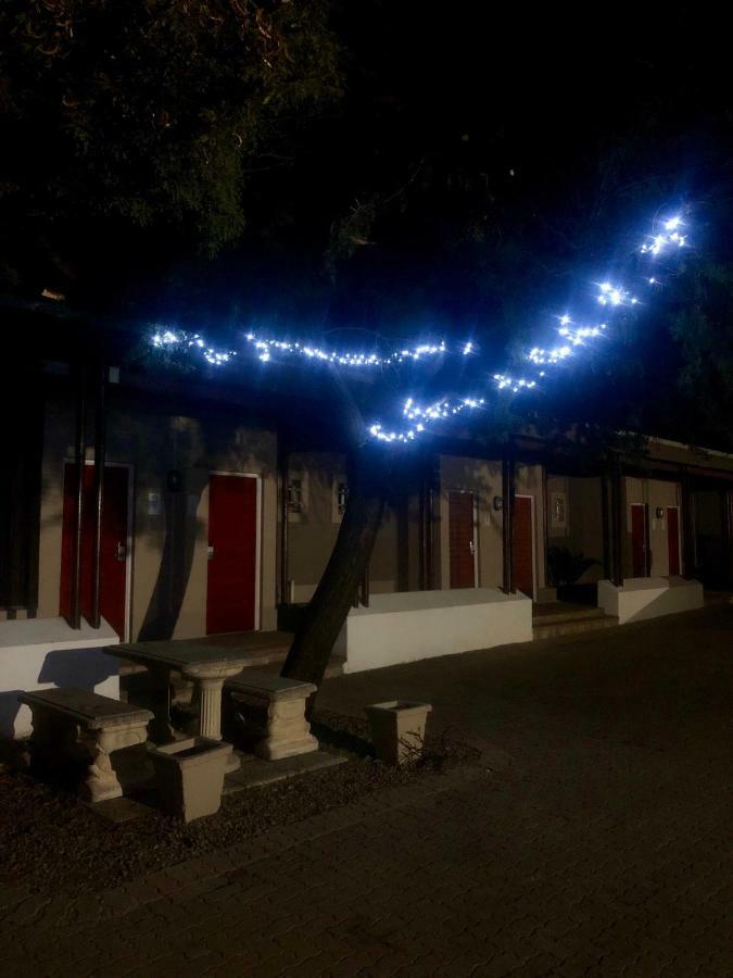 Travel Inn Kroonstad Ngoại thất bức ảnh